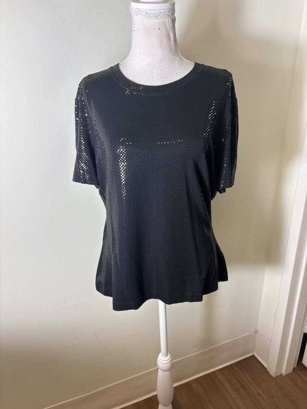 St. John Caviar Short Sleeve Special Occasion Top Sz L